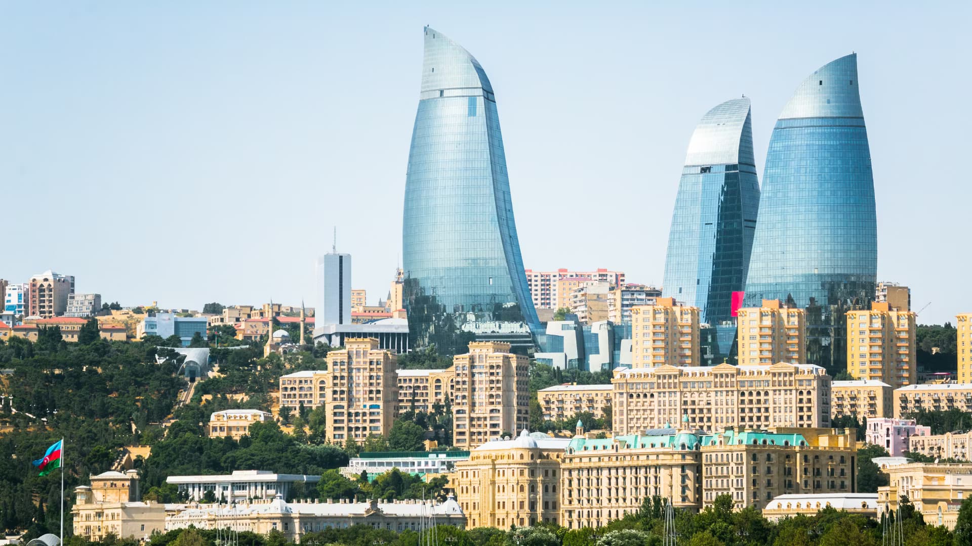 Arrival in Baku & Skyline Vibes